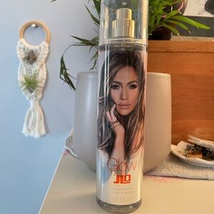 Jennifer Lopez Glow Fragrance Mist with Gold Accents